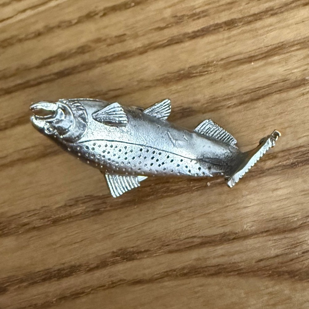 Unbranded Salmon Fish Pin Unisex OS Silver Excellent Realistic Trout Accessory